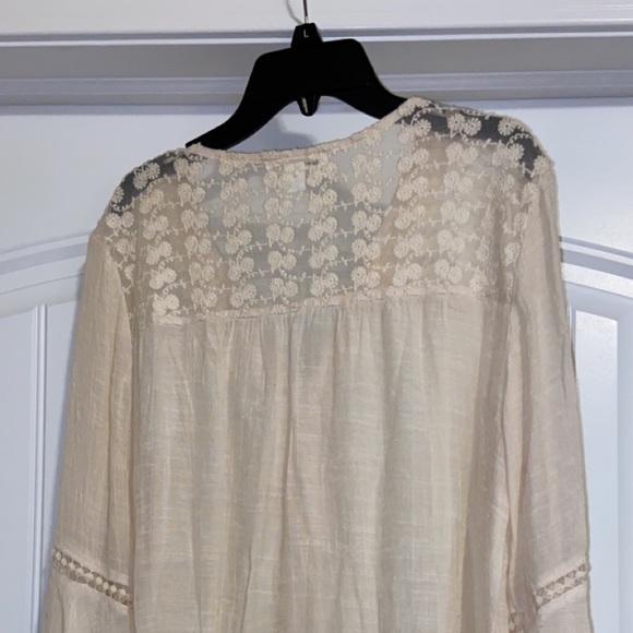 Flowy blouse with adorable design - Picture 4 of 5